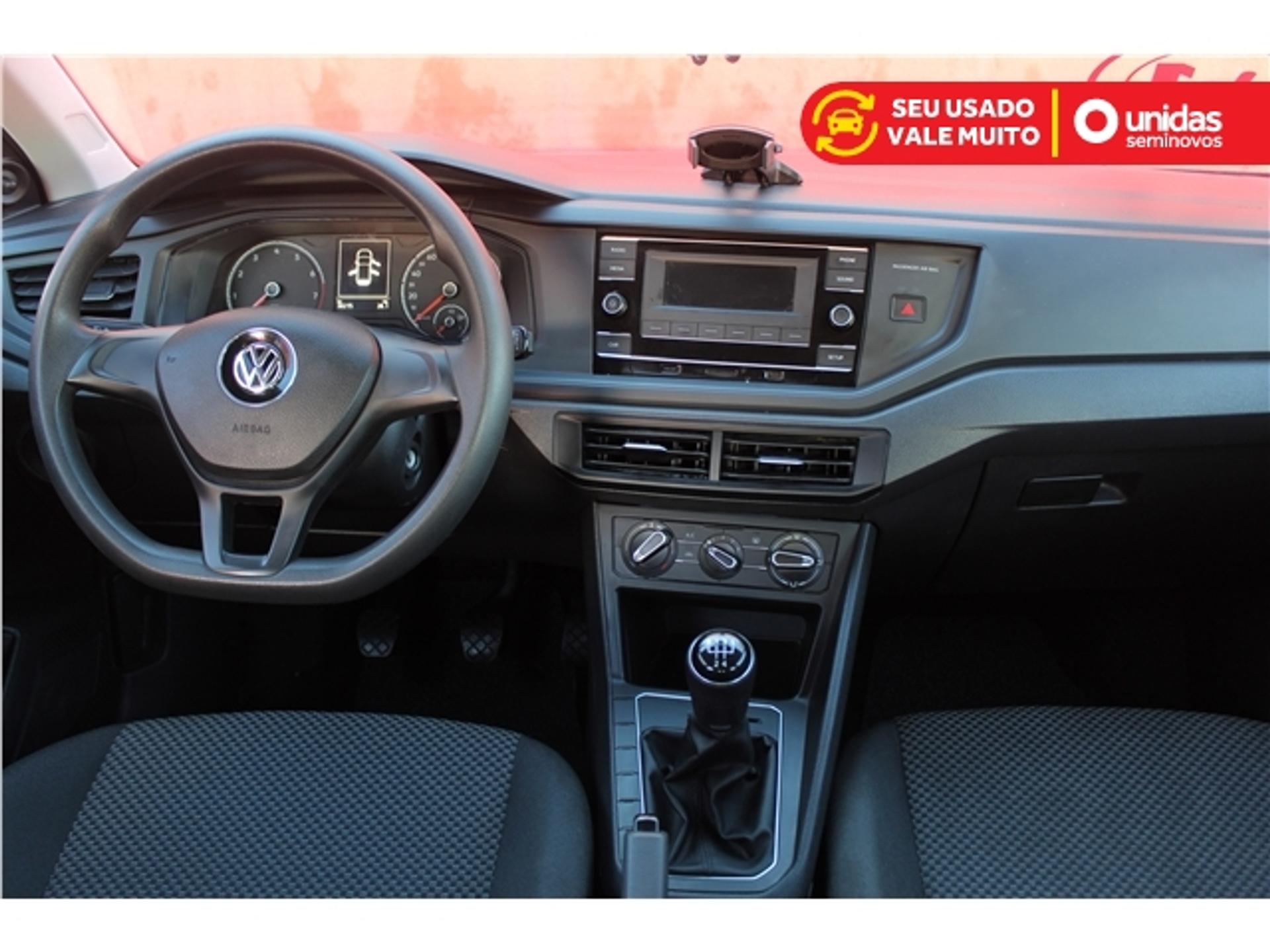 VOLKSWAGEN-POLO-4